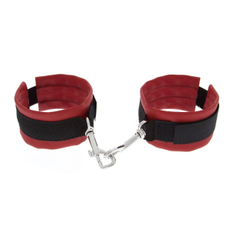 Красно-чёрные полиуретановые наручники Luxurious Handcuffs, фото 