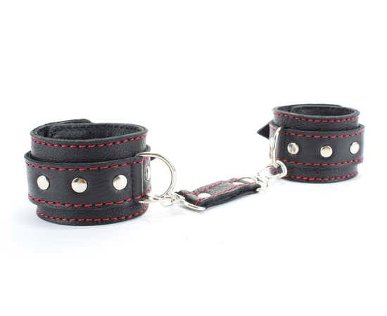 Черные наручники из натуральной кожи с красной строчкой, фото 