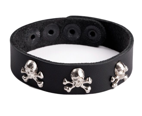 Кожаный браслет "Веселый Роджер", Цвет: черный с серебристым, фото 