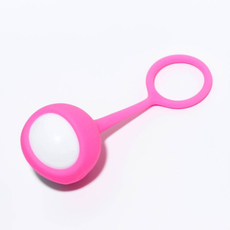 Белый вагинальный шарик в розовой оболочке, фото 