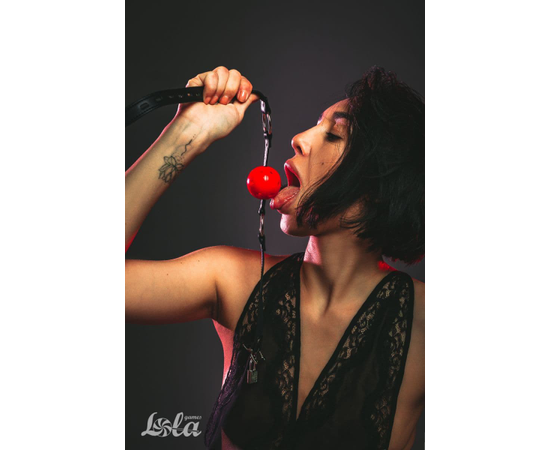 Красный кляп-шарик Love Spell на черных ремешках, фото 