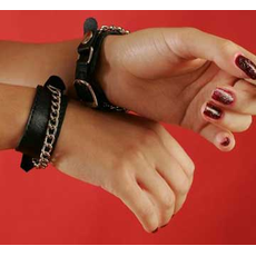 Декорированные цепочками узкие наручники, фото 