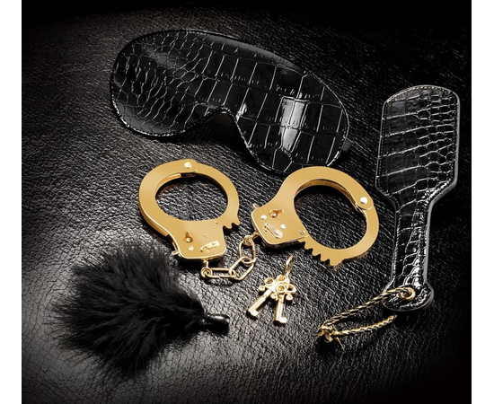Набор Beginners Fantasy Kit из наручников, пуховки, маски и шлепалки, фото 