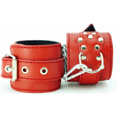 Красные кожаные наручники с клепками, фото 
