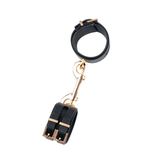 Черные наручники PREMIUM HANDCUFF WITH HOOK с золотистой перемычкой, фото 