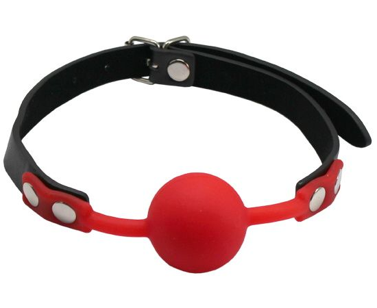 Красный силиконовый кляп-шарик с фиксацией на черных ремешках, фото 